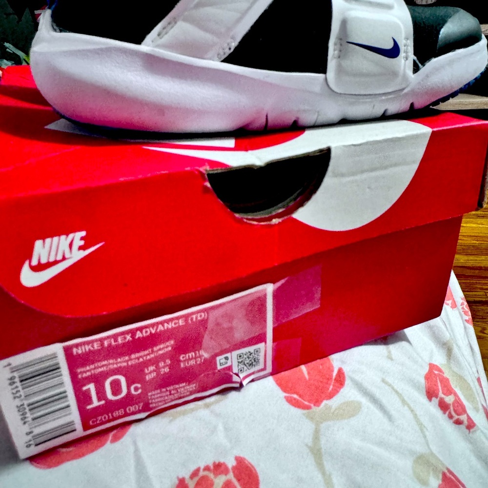 Nike flex advanced 
10C